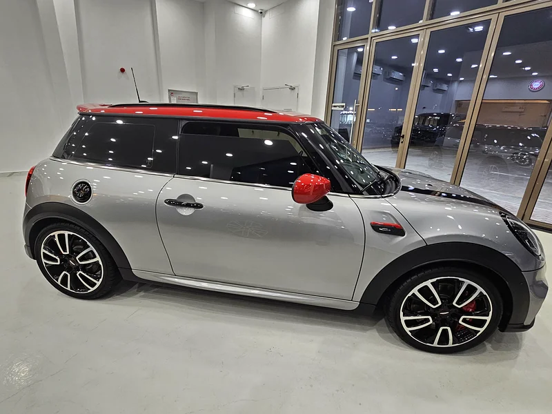 JCW مني كوبر S خليجي 2023 تحت الضمان بدون حوادث أو صبغ63177103238147113