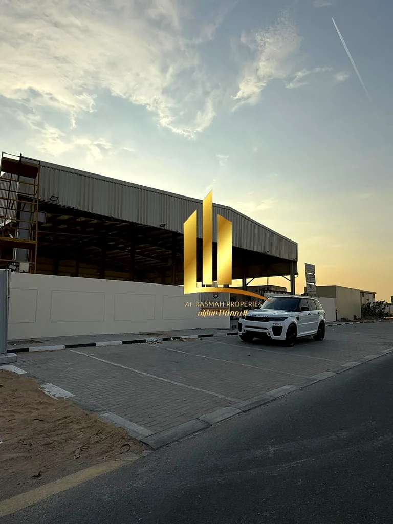 For sale Shubra in Al-Saj'a Industrial Area, Al-Hanu Al-Jalil, in an excellent location, Property area 18,704 feet.631961155915531119