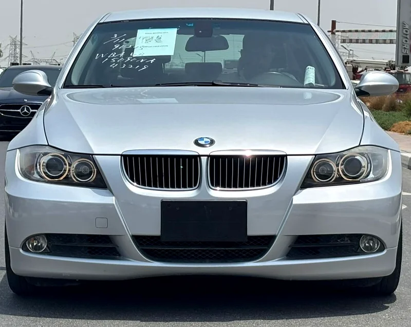 بي إم دبليو | 3 جادّة | 325i | 2006 فقط | 79109 كم | مستوردة من اليابان | سند ملكية نظيف63158801018113112