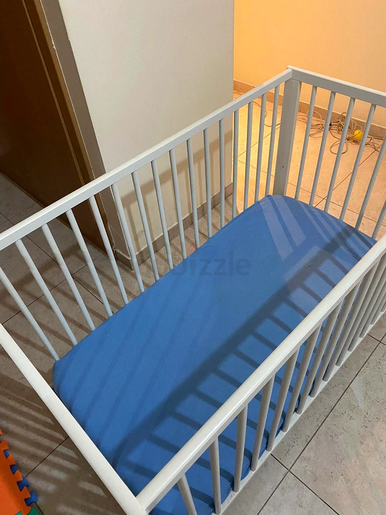 IKEA Charming White Crib for Sale - Perfect for Your Babys Nursery!63230707763715112