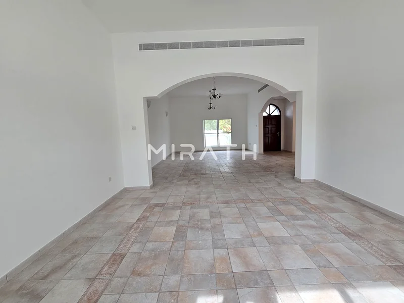 Spacious Independent Villa | 4BR + Private Green63165230198787111