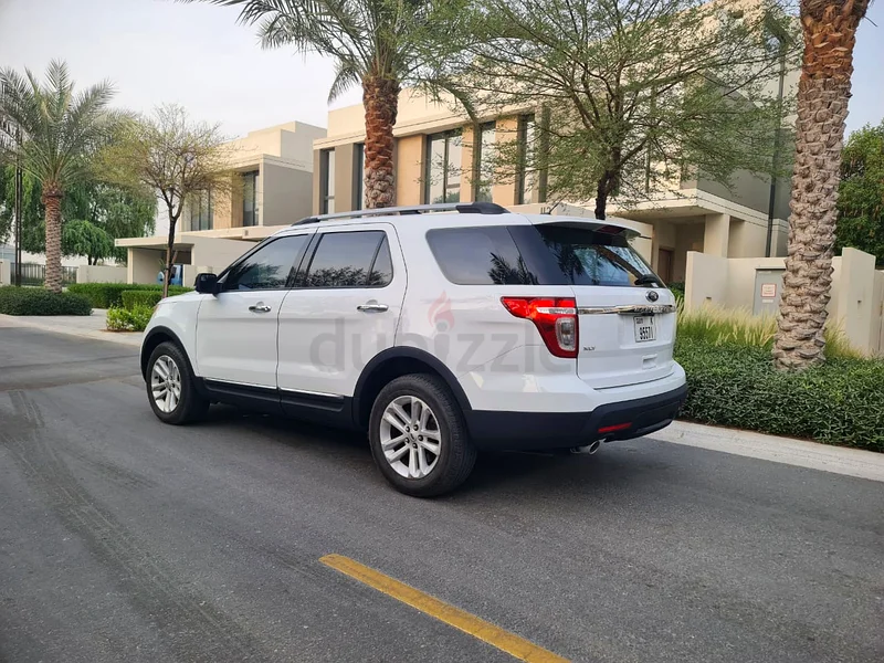 GCC V6 4WD 7 seater Ford explorer “good condition”. Expat Lady Owner.63156041641987113