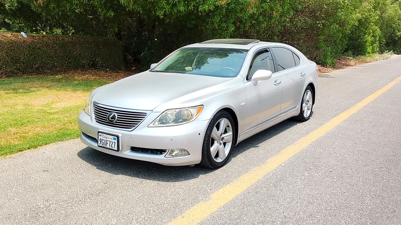 لكزس LS460L 2008 يابانية، خيار كامل، تحتوي على مشغل دي في دي، مقاعد جلدية، تحكم متقاطع، سيارة نظيفة جداً63225313570946111