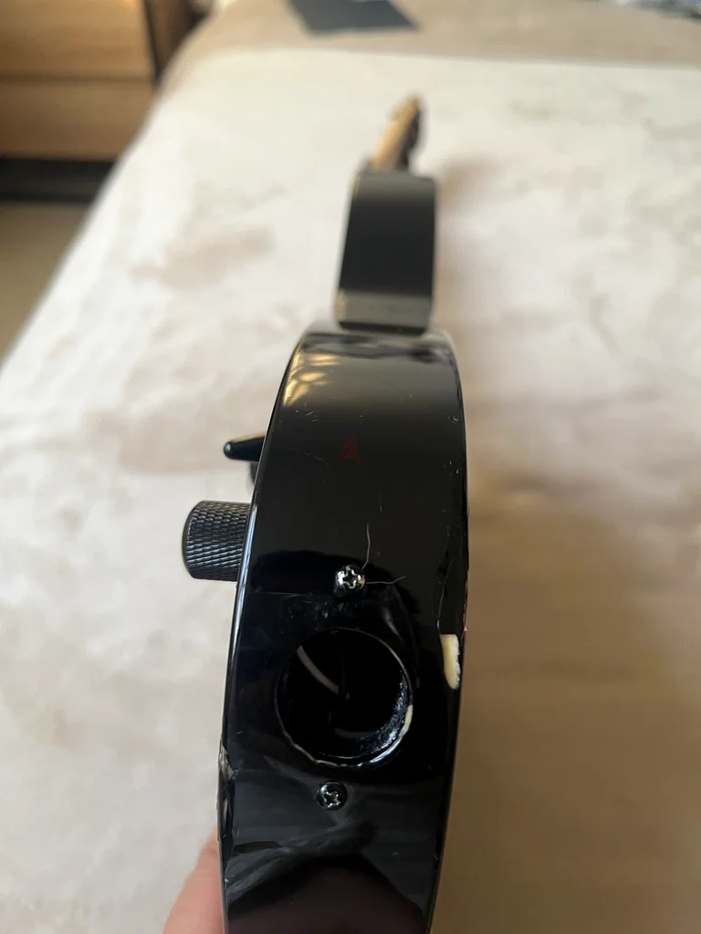 The guitar is good for mental health, but my father took it away from me.63227805207171112