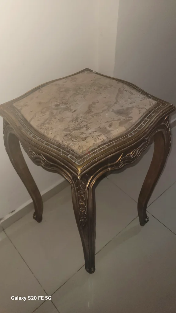 طاولة أنيقة من الخشب الصلب بسطح رخامي63217825344769113