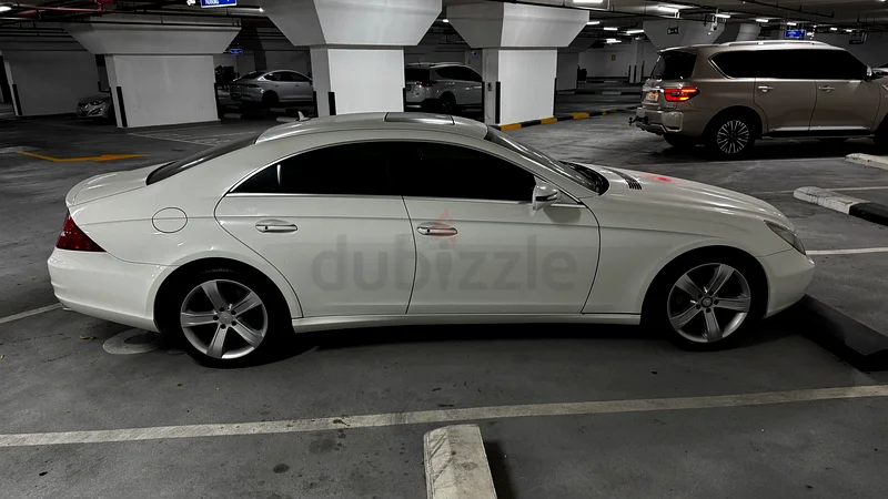 CLS - 350 FOR SALE 25,000 Negotiable63157444586241113