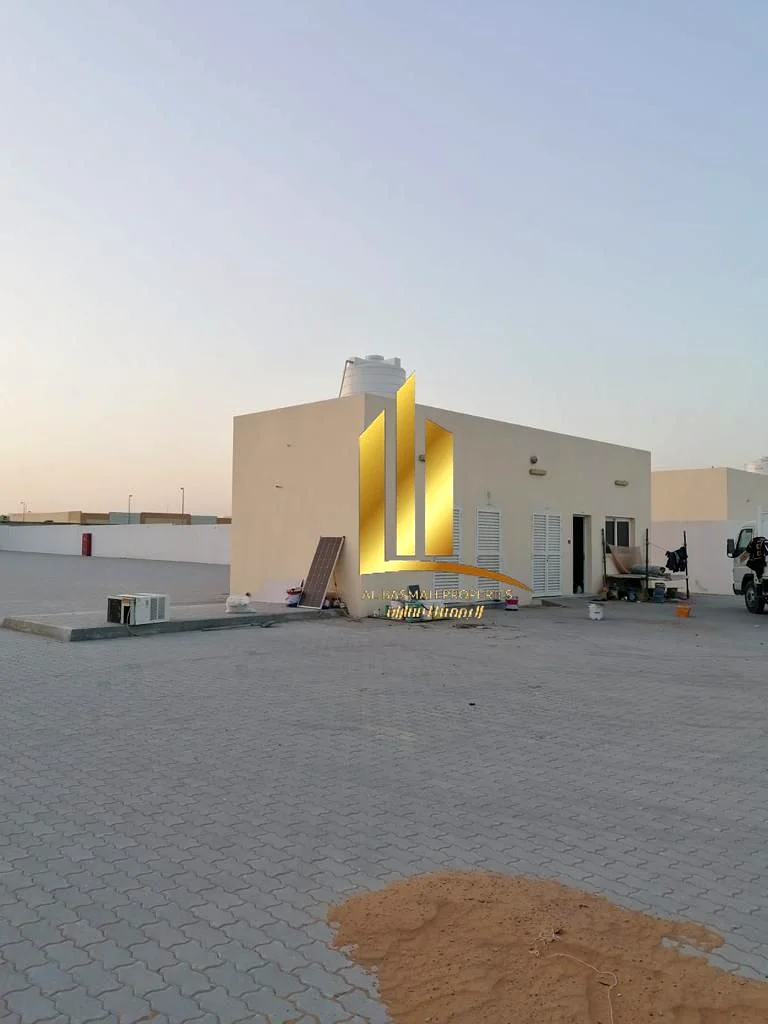 Ready-made fence for sale in Al-Saj'a Industrial City, next to the car and auction scrapyard63196115663490112