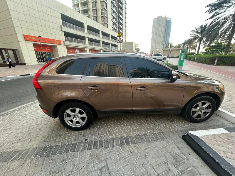 Priced to sell: Volvo XC60 Full Options Panorama Roof Blind Spots63221302859010111