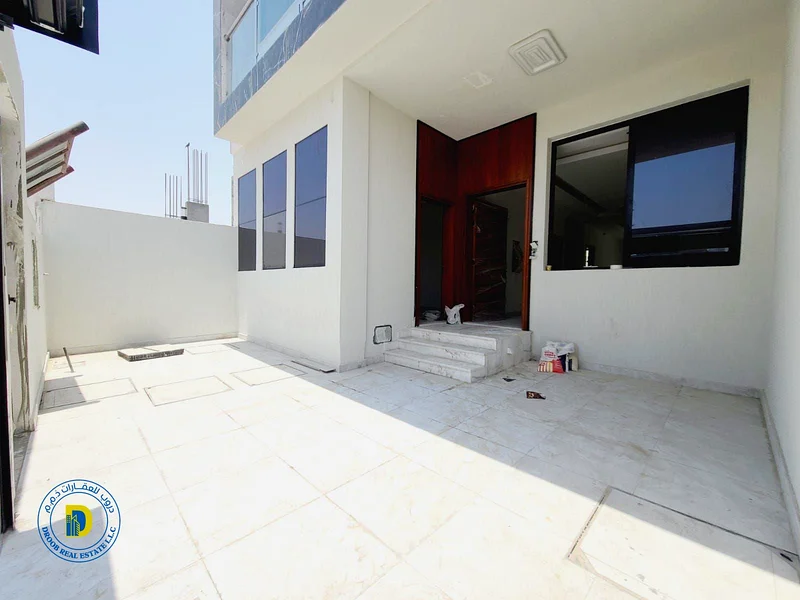 For sale, a townhouse at an attractive price in Al Zahia, 5 rooms with a roof and a large setback area, freehold and bank financing63251326617219111