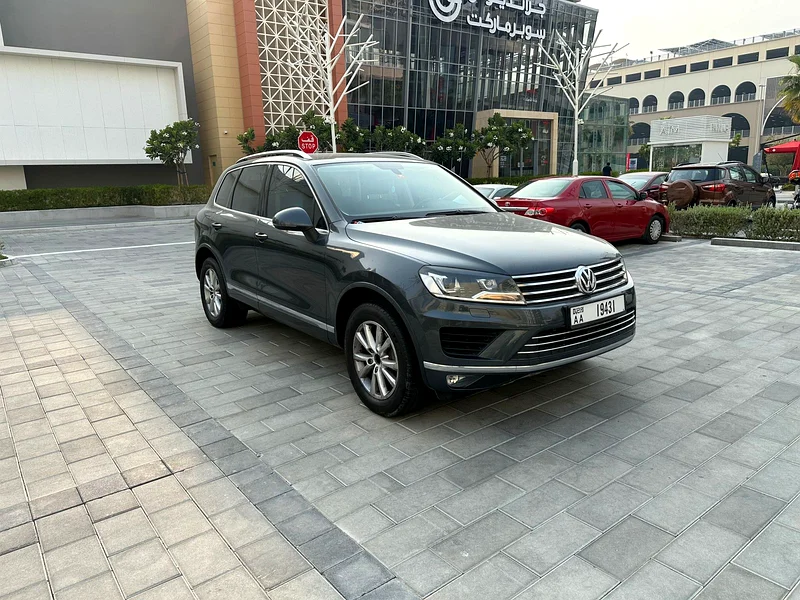 2016 GCC Volkswagen Touareg / Single Owned63154621315714111