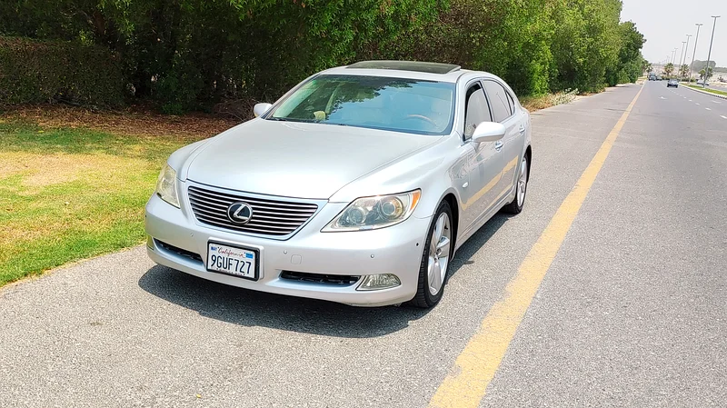 لكزس LS460L 2008 يابانية، خيار كامل، تحتوي على مشغل دي في دي، مقاعد جلدية، تحكم متقاطع، سيارة نظيفة جداً63225313570946112