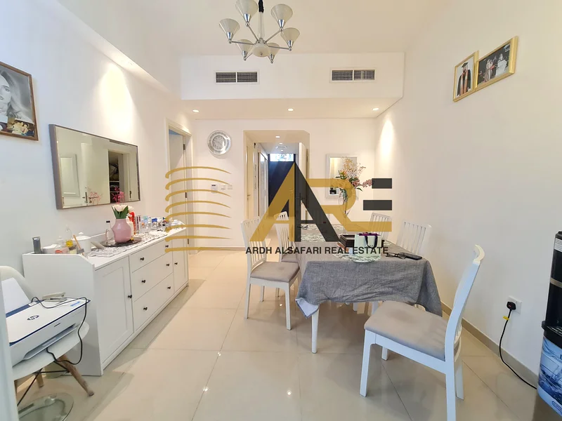 تاون هاوس بتصميم عصري و3 غرف نوم واسعة في نسما ريزيدنس مع إطارات كبيرة63299970627074112