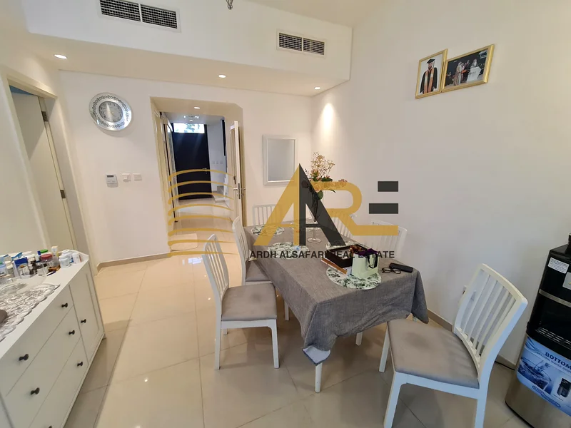 تاون هاوس بتصميم عصري و3 غرف نوم واسعة في نسما ريزيدنس مع إطارات كبيرة63299970627074114