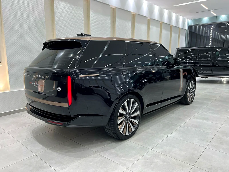 رينج روفر SV P530 V8، موديل 2023، مواصفات خليجية، تحت ضمان الوكيل وخدمة العقد63155553819905112
