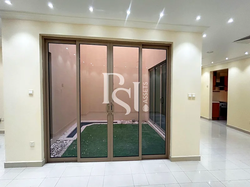 غرفة الخادمة | موقع ممتاز | استثمر الآن63248736756995112