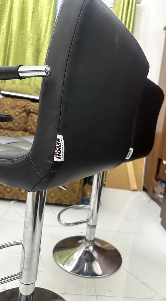 كراسي بار جلدية سوداء أنيقة، 2 قطعة للبيع63216351038209113