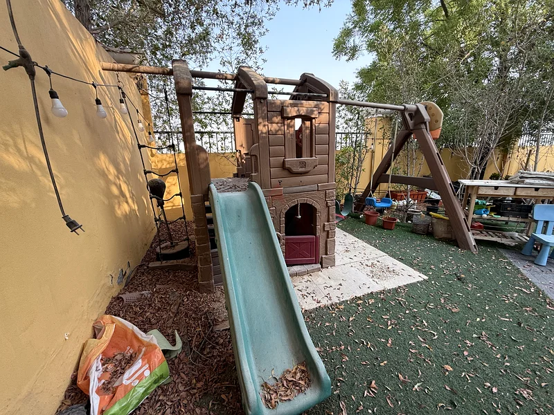 Adventure Awaits: Kids Play Castle with Slide!632257363984671127