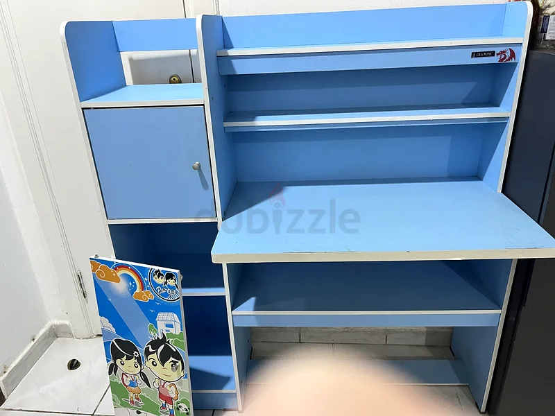 study table for sale (urgent)63219827274882112