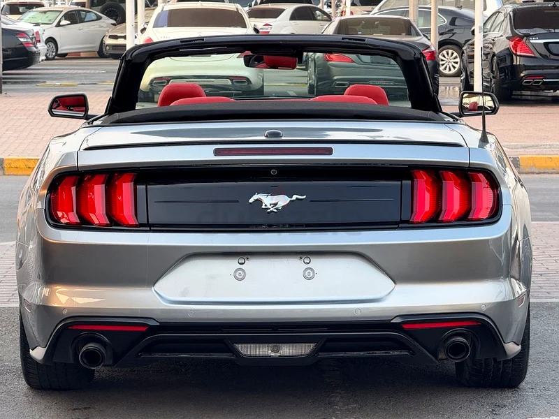 Ford Mustang 2022 V463156539530115113