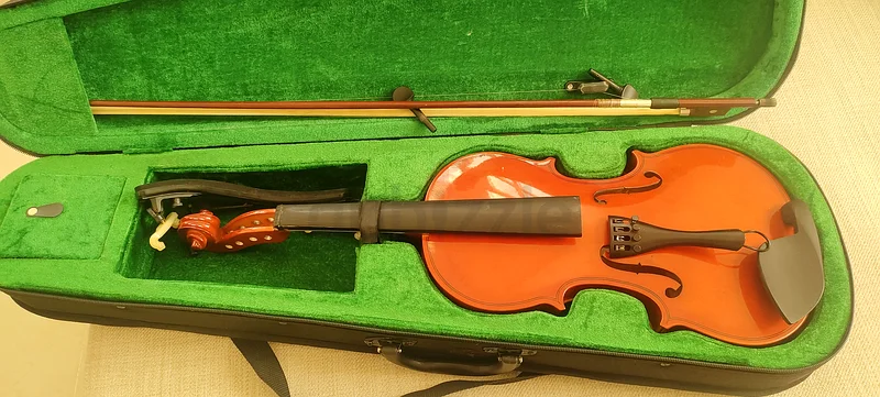 Violin - Needs refurbishment - Only DHS 2063201679742211111
