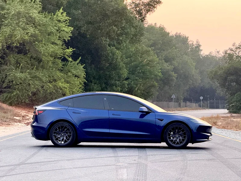 TESLA MODEL 3 () 2024 GCC63175258786690112
