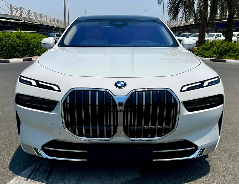 BMW 735i Under Warranty  Service 2026 GCC63229646533761111