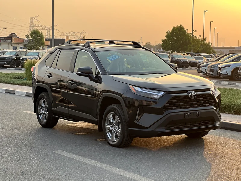 2024 تويوتا راف 4 XLE دفع رباعي (1243 كم)63159257704195111