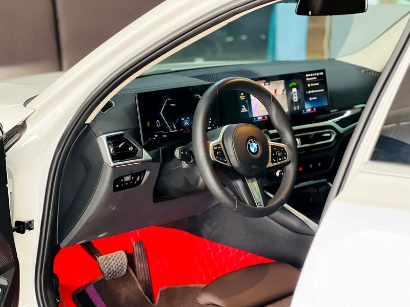 BMW 330i very clean car63158800986881112