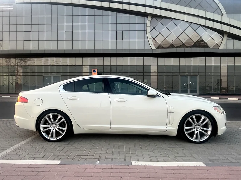 For sale jaguar XF 2010 model 6 cylinder 3.0 L gcc63221303008003111