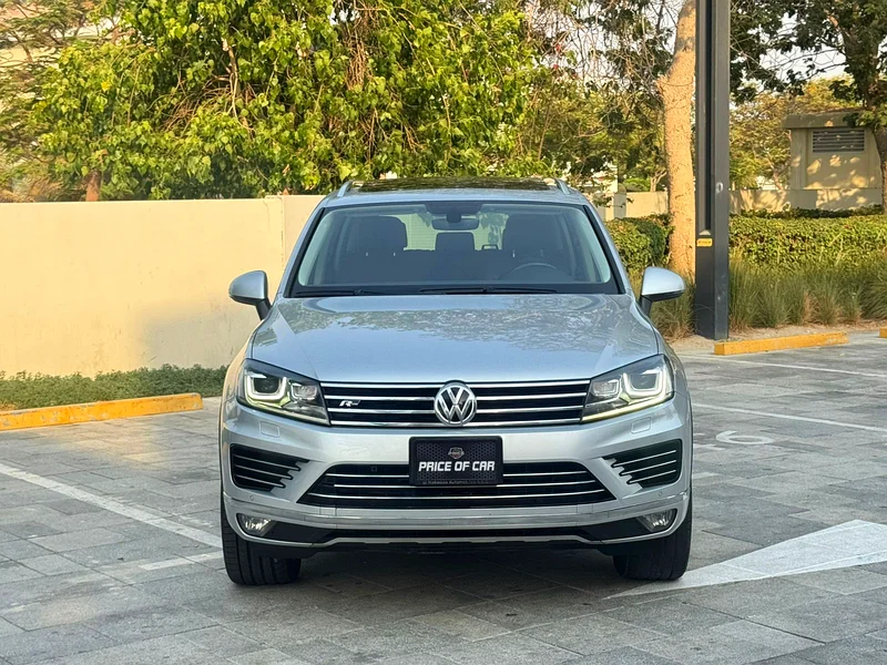 AED 1,065/monthly //GCC 2018 Volkswagen Touareg  R Line 3.6L V6// with FULL SERVICE HISTORY!!!!63154621295747112