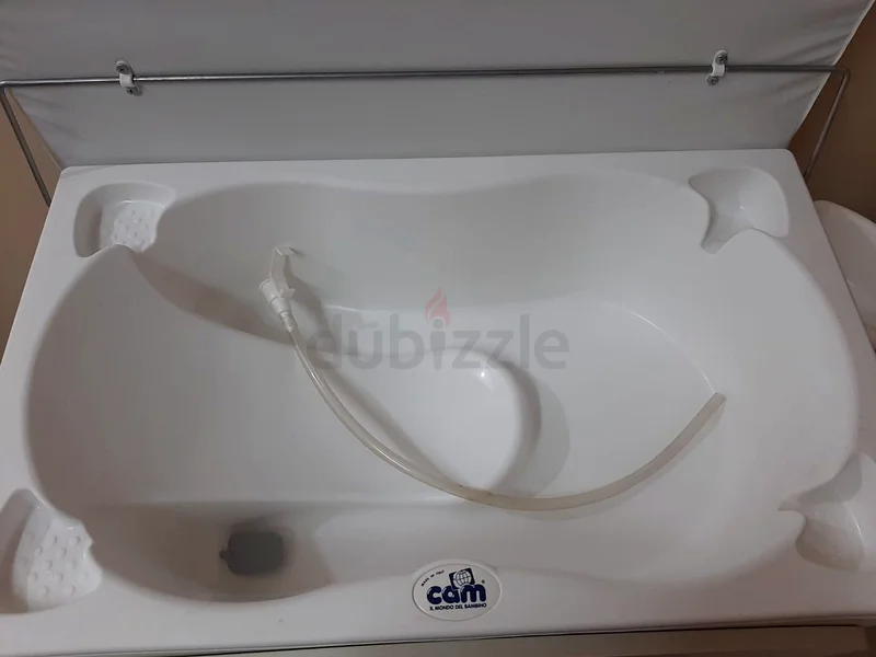 Baby bath tube and chest drawer63175279819393112