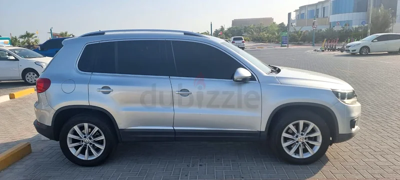 VW 2013 - Lady driven63154621361921111