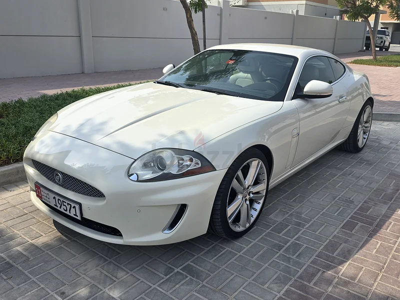 Well maintained classic British sports tourer. Old English white paint with ivory leather interior.63221302959745111