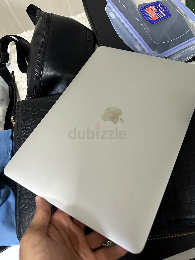Macbook pro core i7 - 13 inch-  202063214897141634113