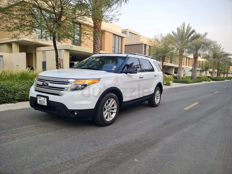 GCC V6 4WD 7 seater Ford explorer “good condition”. Expat Lady Owner.63156041641987111