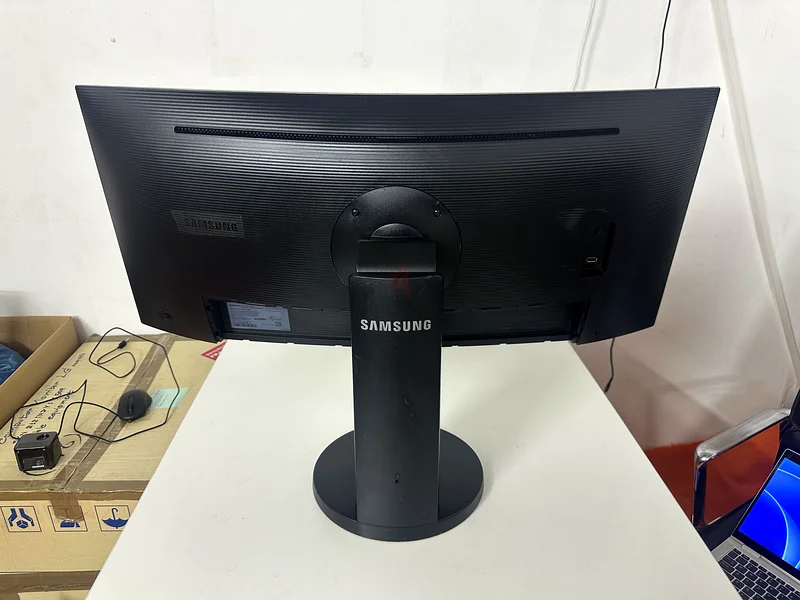 شاشة سامسونج C34H890WJN واسعة 34 بوصة بدقة 4K | منحنية 21:9 بمعدل تحديث 100 هرتز مع تقنية FreeSync، وحماية العين من الوميض، ومنفذ Type-C63262932357506114