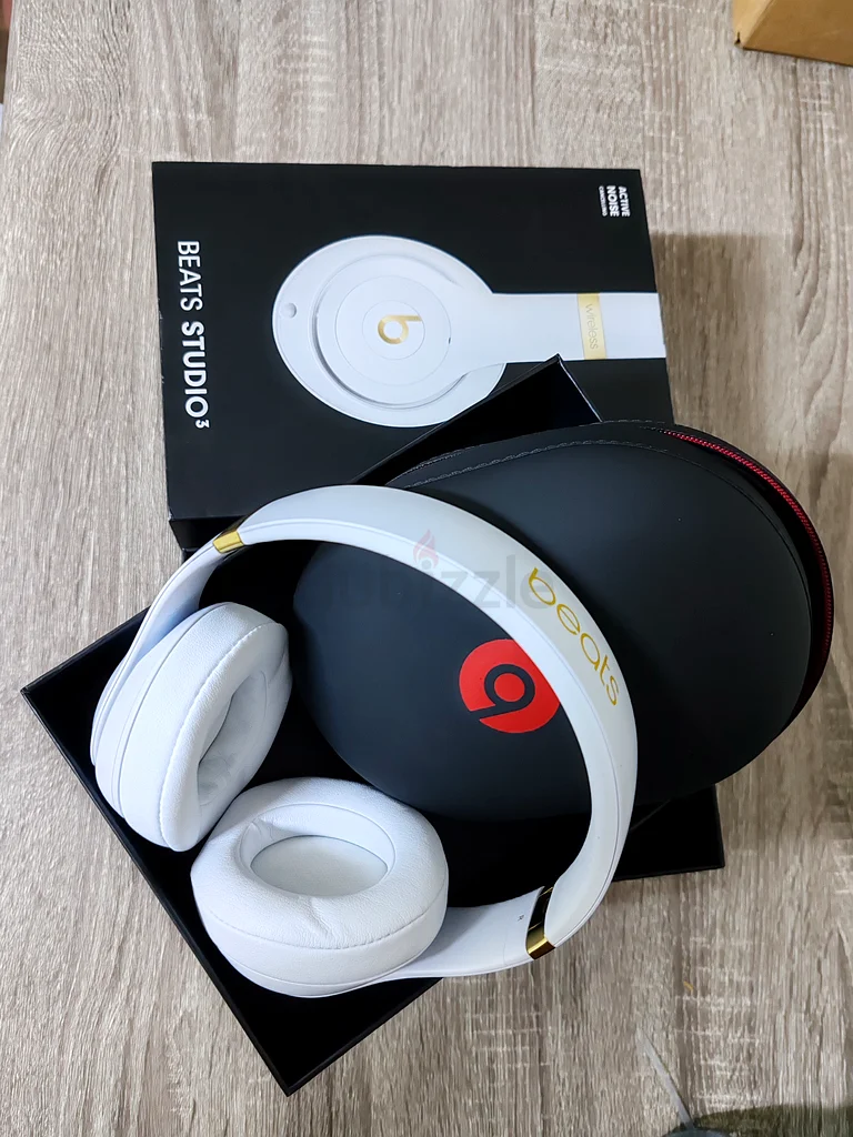 Studio3 Wireless Over-Ear Headphones With ANC Mic White63261281923075114