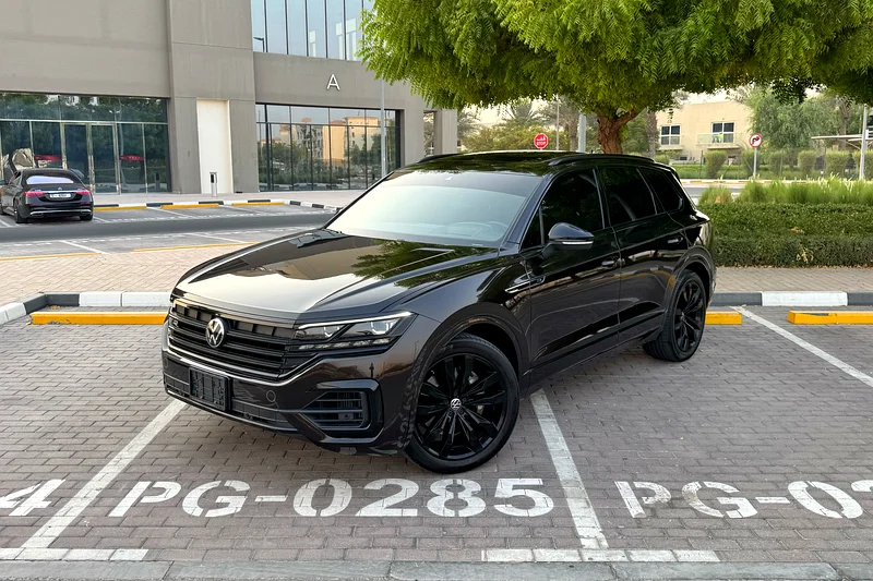 Volkswagen Touareg R-Line Black Edition 2023 GCC Specs (Full Volkswagen Service History  Warranty)63154621338883113