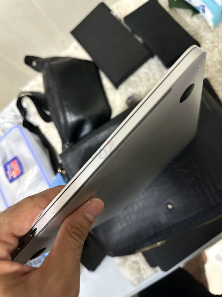 Macbook pro core i7 - 13 inch-  202063214897141634111