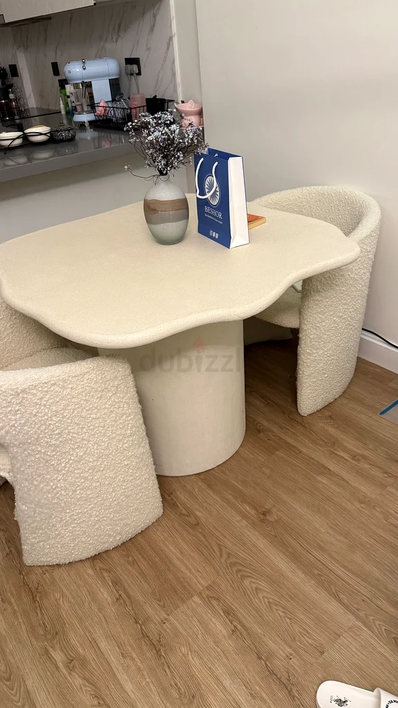 طاولة قهوة عصرية أنيقة بتصميم فريد63224843683201114