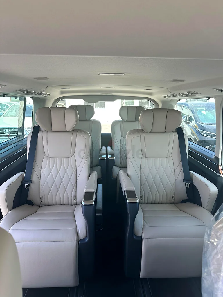 Toyota Granvia premium, 2025, lower price then market63157885988097113