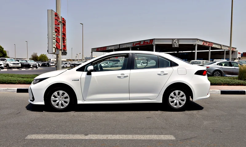 TOYOTA COROLLA 2020 HYBRID 
AVAILABLE ON CASH AND BANK FINANCE ZERO DOWN PAYMENT NO HIDDEN CHARGES63157886453635113