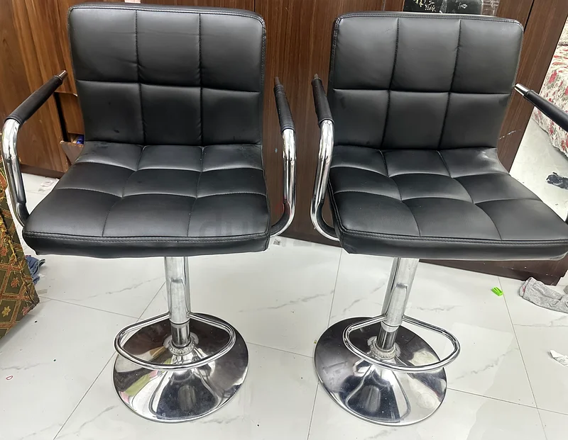 كراسي بار جلدية سوداء أنيقة، 2 قطعة للبيع632163510382091120