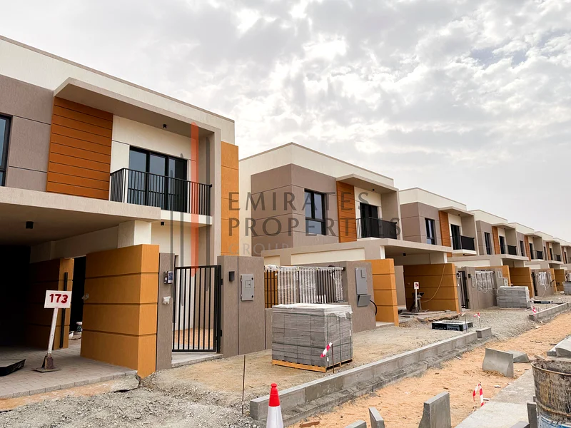 |PAY 192,000 DP| 1% MONTLY| 3BHK + STUDY TOWNHOUSE FOR SALE63249746629250112