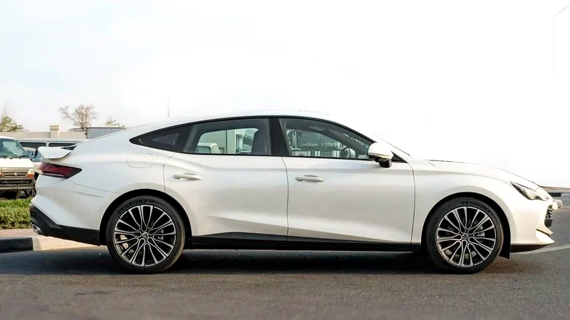 MG 7 Elegance Sport Package with Spoiler 1.5T63221302995585111