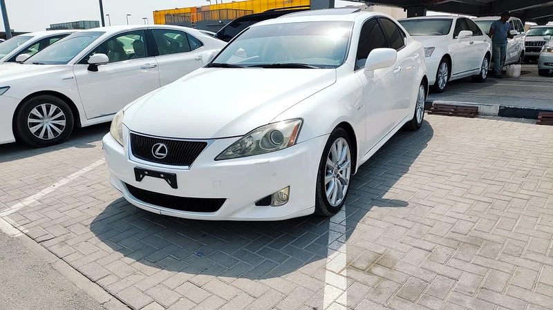 LEXUS IS300 2008  GCC FULL OPTION WITH SUNROOF LEATHER SITES CROSS CONTROL VERY CLEAN CAR63156992842627112