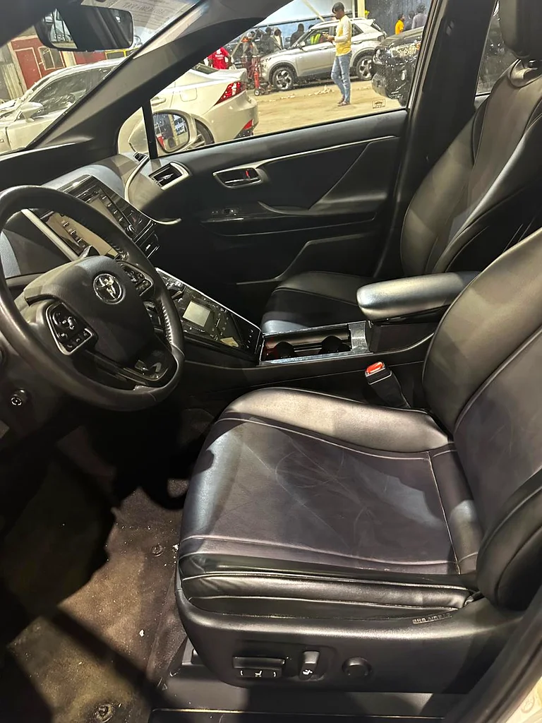 Toyota Mirai 2018 for sale, fully equipped specifications63157885935490113