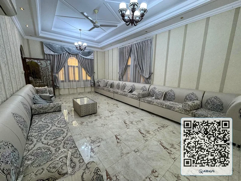 فيلا واسعة للبيع في الحمراء 1 | 5000 قدم مربع | موقع متميز63869711801729111