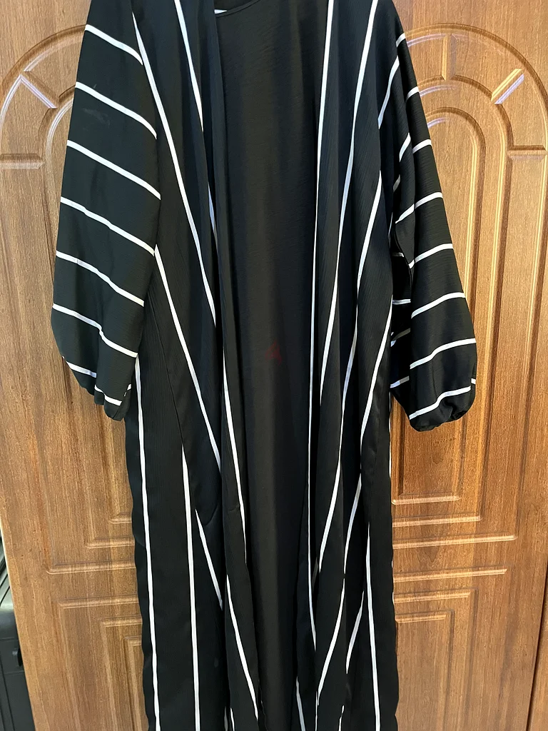 Chic Striped abhaya  - Perfect for Any Occasion!63236119245953112