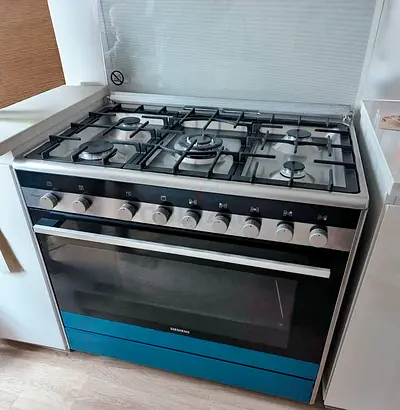 Siemens 90 cm Gas Range Cooker – Premium Italian Build